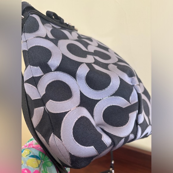 Authentic Coach bag - Picture 7 of 8